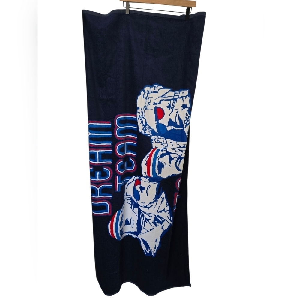 NWR Dream Team Graphic Towel - Picture 2 of 4